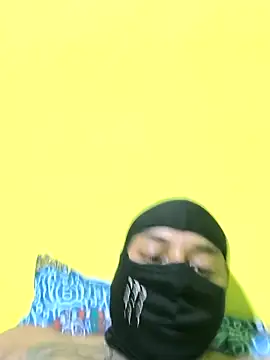 Snapshot of Piecito chatting on February 24, 2:31 am Piecito online show from February 24, 2:31 am