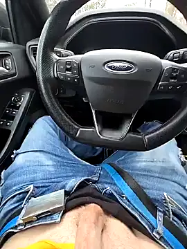 Snapshot of Titanhoott chatting on December 20, 1:33 pm Titanhoott online show from December 20, 1:33 pm