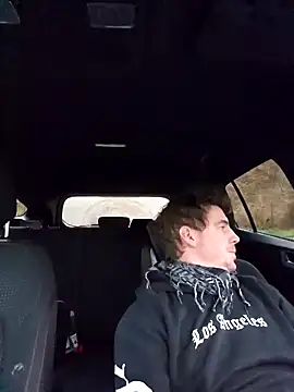 Snapshot of Titanhoott chatting on January 16, 8:11 am Titanhoott online show from January 16, 8:11 am