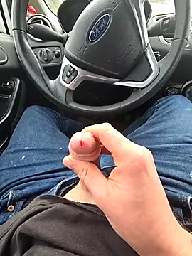 Snapshot of Titanhoott chatting on March 10, 11:10 am Titanhoott online show from March 10, 11:10 am