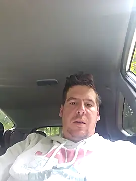 Snapshot of Titanhoott chatting on October 17, 8:17 am Titanhoott online show from October 17, 8:17 am