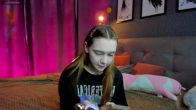 Lesi Moonie01 online show from November 20, 9:20 am