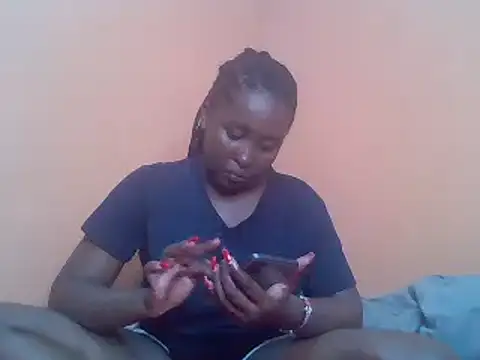 Moonfades online show from February 4, 1:27 pm