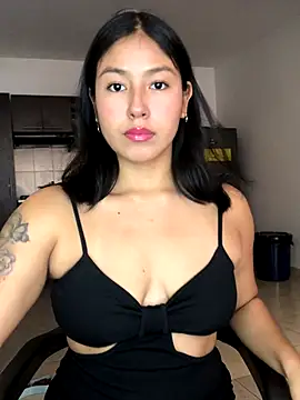 EmmaRossem online show from October 6, 7:33 pm