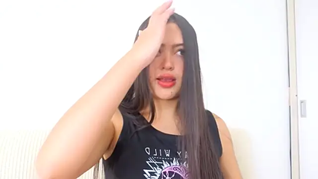 Snapshot of Sweet-Sophiee chatting on November 30, 6:56 pm Sweet-Sophiee online show from November 30, 6:56 pm