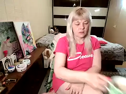 Snapshot of Lia_Laguna77 chatting on April 19, 4:34 am Lia Laguna77 online show from April 19, 4:34 am