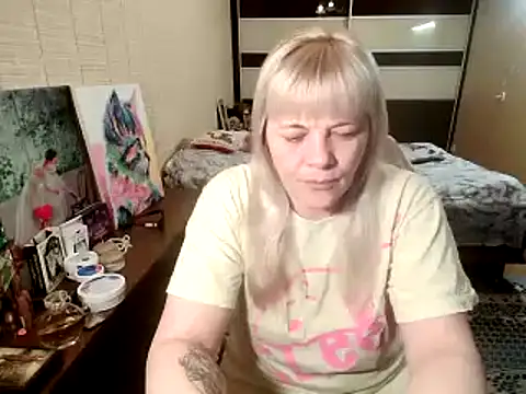 Snapshot of Lia_Laguna77 chatting on May 10, 10:31 am Lia Laguna77 online show from May 10, 10:31 am