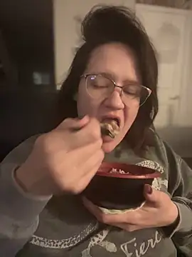 Snapshot of Kinkbitch25 chatting on February 28, 3:26 am Kinkbitch25 online show from February 28, 3:26 am