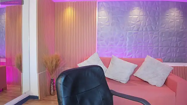 Snapshot of Laurent_Williams chatting on March 10, 11:16 pm Laurent Williams online show from March 10, 11:16 pm