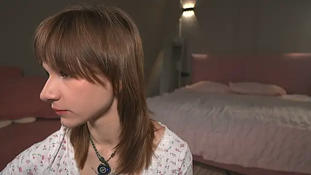 EnchantedIvy online show from April 5, 6:49 pm