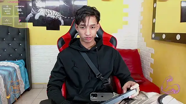 jose sexycumm online show from December 14, 6:45 pm