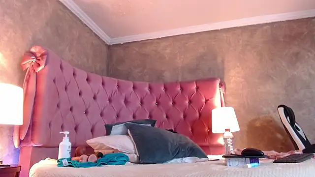 Snapshot of GabyPetit chatting on January 31, 10:52 pm GabyPetit online show from January 31, 10:52 pm