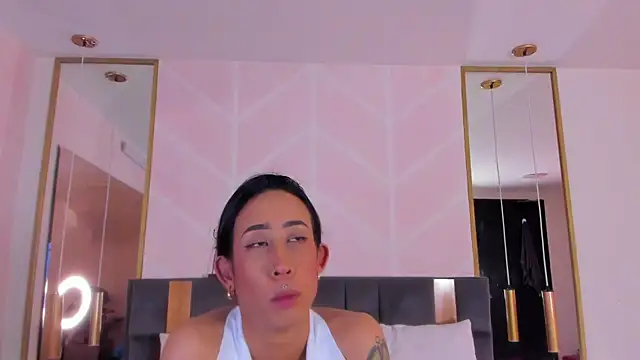 Snapshot of GabyPetit chatting on November 7, 8:09 pm GabyPetit online show from November 7, 8:09 pm