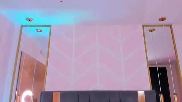 Snapshot of GabyPetit chatting on November 11, 8:09 pm GabyPetit online show from November 11, 8:09 pm