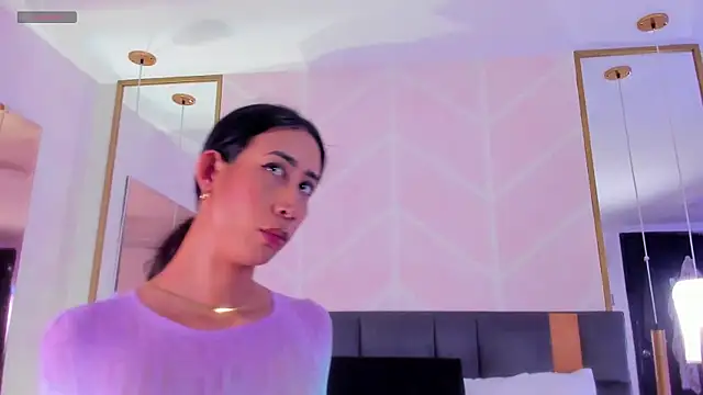 Snapshot of GabyPetit chatting on December 1, 8:03 pm GabyPetit online show from December 1, 8:03 pm