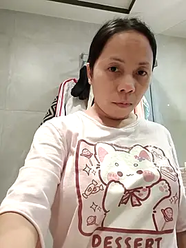 Snapshot of doggiepossession chatting on November 19, 6:46 am doggiepossession online show from November 19, 6:46 am