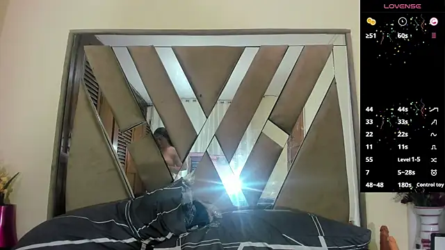 Snapshot of LILITH_TORRES1 chatting on January 12, 12:49 am LILITH TORRES1 online show from January 12, 12:49 am