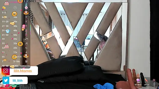 Snapshot of LILITH_TORRES1 chatting on November 21, 10:19 pm LILITH TORRES1 online show from November 21, 10:19 pm