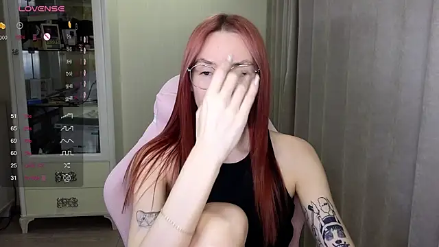 littlevildevil online show from October 22, 11:10 am