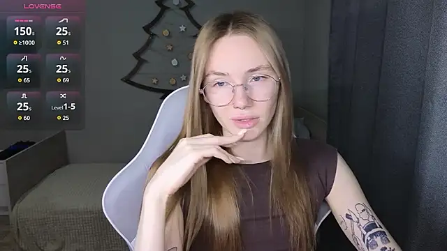 Snapshot of littlevildevil chatting on February 6, 11:02 am littlevildevil online show from February 6, 11:02 am