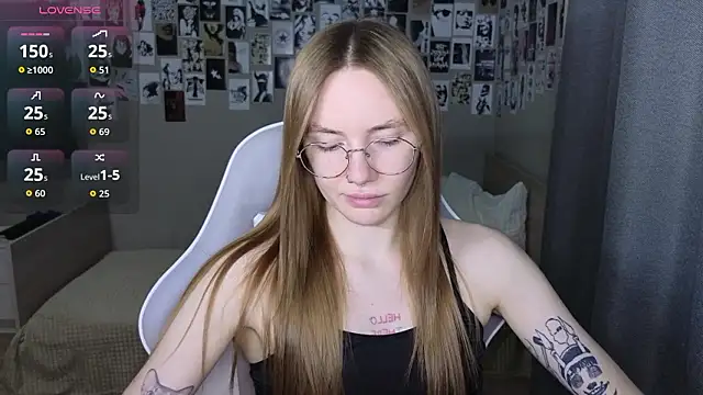 Snapshot of littlevildevil chatting on February 24, 11:19 am littlevildevil online show from February 24, 11:19 am