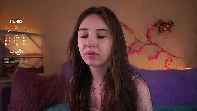 GillianDowdey online show from April 14, 2:28 am