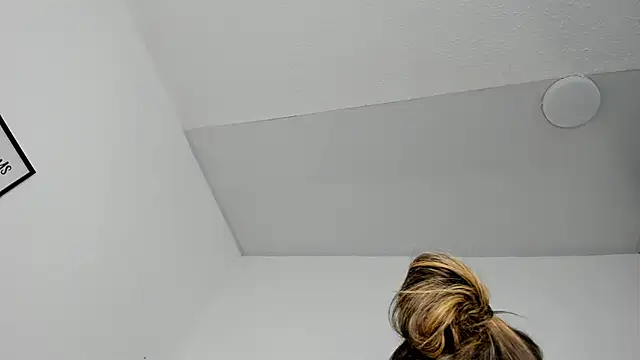 Lizz Luna online show from October 21, 3:35 pm