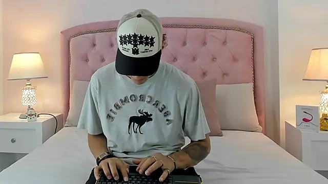 Snapshot of Buda_and_Cataleya_ chatting on January 24, 4:28 pm Buda and Cataleya  online show from January 24, 4:28 pm