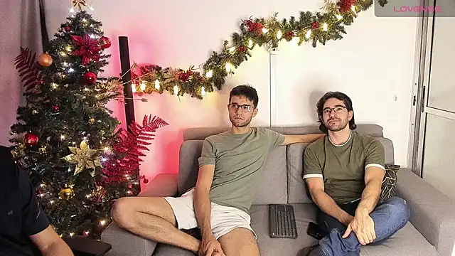 crisandrews online show from December 4, 2:53 am