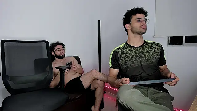 crisandrews online show from October 26, 2:50 am