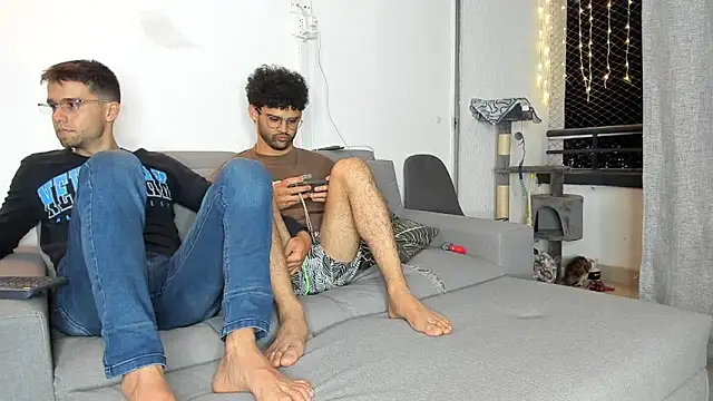 crisandrews online show from November 25, 2:33 am