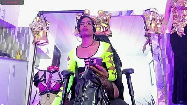 corwindallas24cm online show from April 22, 10:33 pm