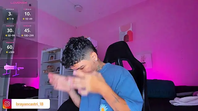 Snapshot of Ian_Castillo_ chatting on November 7, 11:21 am Ian Castillo online show from November 7, 11:21 am