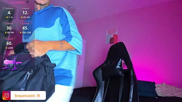 Snapshot of Ian_Castillo_ chatting on November 17, 11:16 am Ian Castillo online show from November 17, 11:16 am