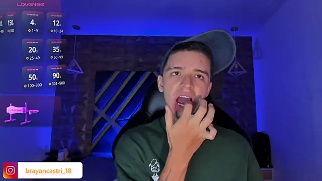 Ian Castillo  online show from March 26, 11:27 am