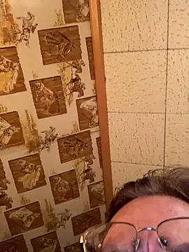 Snapshot of Tonybaloney1972 chatting on September 18, 8:55 pm Tonybaloney1972 online show from September 18, 8:55 pm