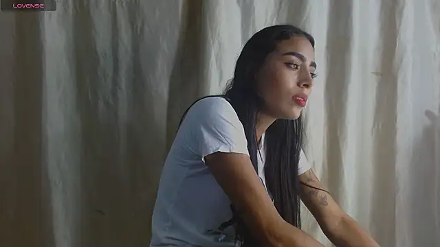 AntonellaAndNoah online show from December 5, 12:52 am