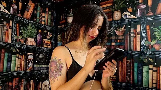 Snapshot of julietta___jackson chatting on February 5, 9:41 pm julietta jackson online show from February 5, 9:41 pm