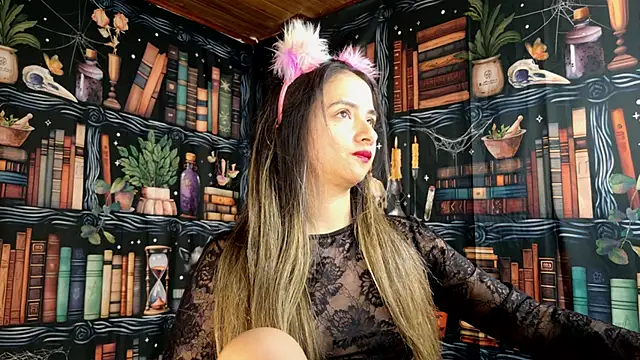 Snapshot of julietta___jackson chatting on February 23, 9:45 pm julietta jackson online show from February 23, 9:45 pm