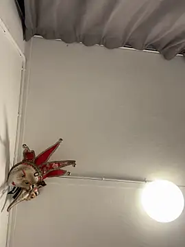 wolfwhite95 online show from October 25, 4:35 pm