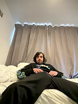 wolfwhite95 online show from November 3, 11:11 am