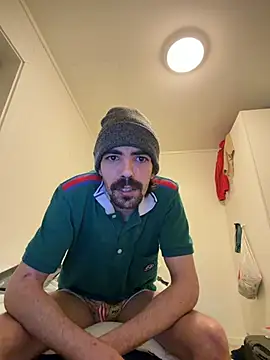 wolfwhite95 online show from March 21, 1:43 am