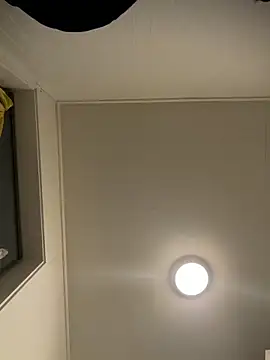 wolfwhite95 online show from March 21, 10:13 pm