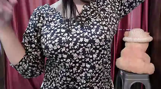 ANANYA-TIWARI online show from February 20, 5:23 am