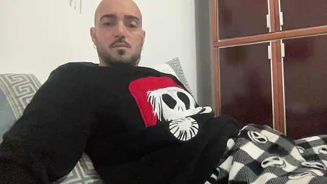 Snapshot of alessandromori91 chatting on December 22, 10:12 am alessandromori91 online show from December 22, 10:12 am