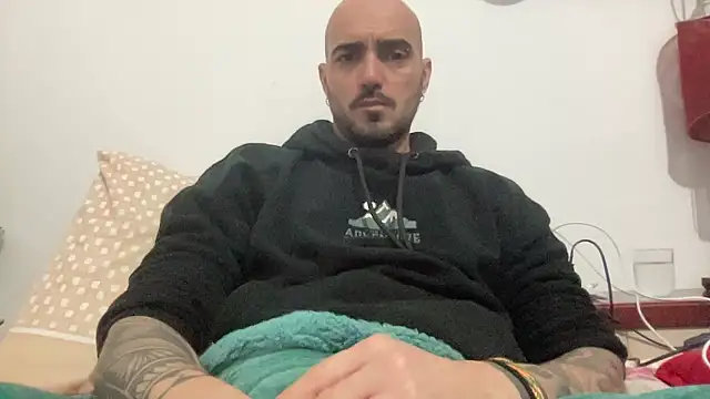 Snapshot of alessandromori91 chatting on January 12, 9:31 pm alessandromori91 online show from January 12, 9:31 pm