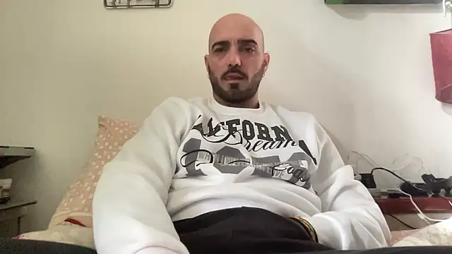 Snapshot of alessandromori91 chatting on January 16, 1:48 pm alessandromori91 online show from January 16, 1:48 pm