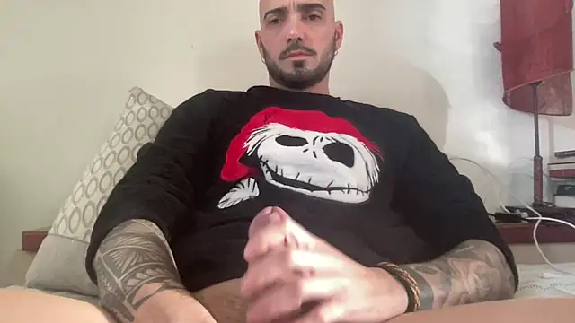 Snapshot of alessandromori91 chatting on February 17, 3:29 pm alessandromori91 online show from February 17, 3:29 pm