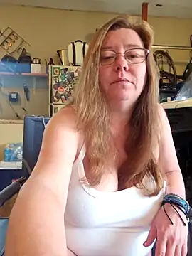 MsShelby40 online show from April 3, 9:57 pm