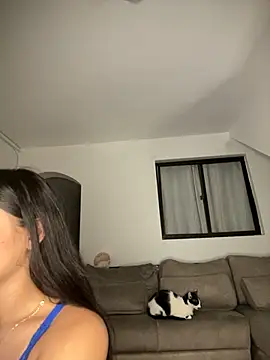 MollySanders    online show from January 27, 9:55 pm